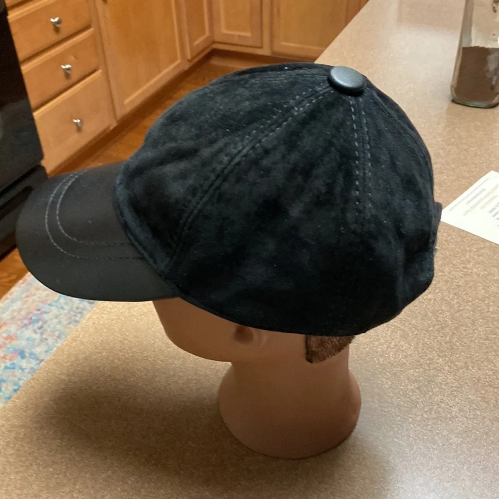 Mumcus Leather Baseball Cap - Picture 2 of 11